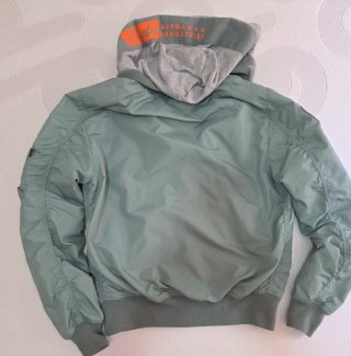 Chaqueta Alpha Industries verde color menta
