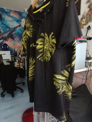 Camiseta con capucha INSIDE XL hojas tropicales