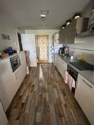 Muebles de Cocina Madera y tiradores metal