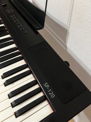 Teclado musical negro