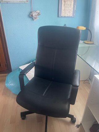 Silla de oficina / despacho ergonómica negra