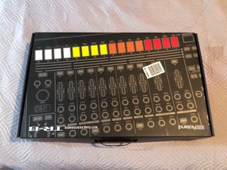 Caja de ritmos Roland TR-8