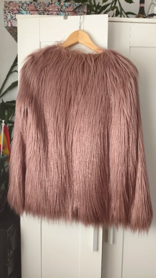 Abrigo rosa pelo sintético
