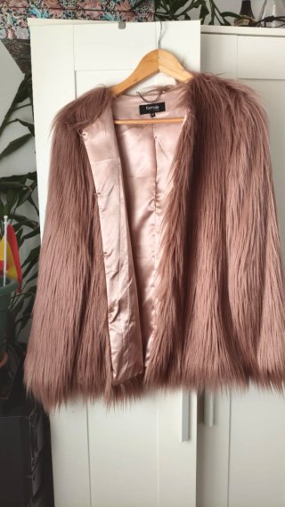 Abrigo rosa pelo sintético