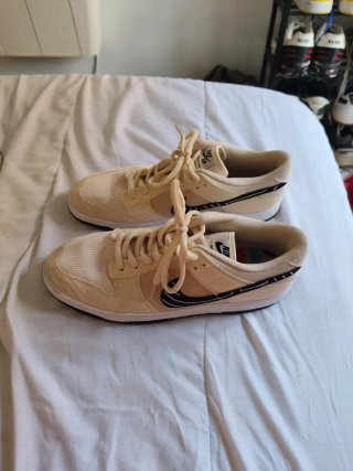 Zapatillas Nike SB Beige y Negro