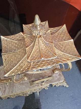 Reloj de sobremesa bronce pagoda