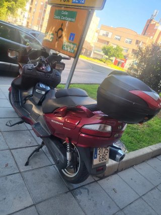 Suzuki Burgman averiada