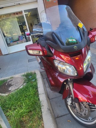 Suzuki Burgman averiada