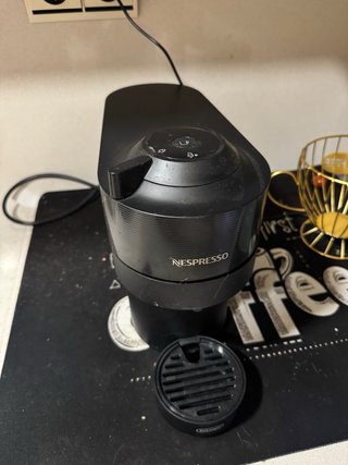 Cafetera Nespresso Vertuo Pop Negra