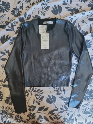 Blusa ZARA negra manga larga