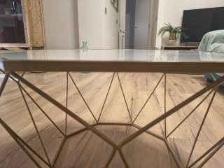 Mesa octogonal mármol y metal dorado