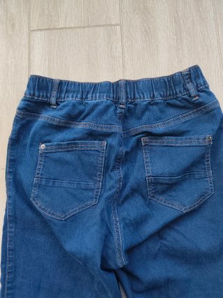 Pantalón Tobillero. Mujer.