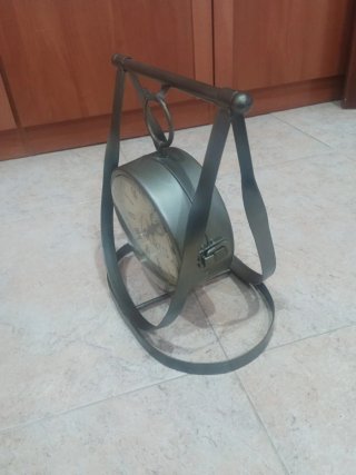 Reloj de metal estilo vintage, culumpio