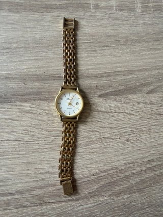 Reloj Basel Dorado y Blanco