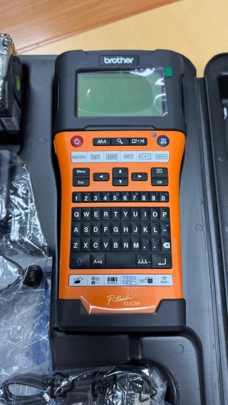 Kit Etiquetadora Brother PT-E550WNIVP
