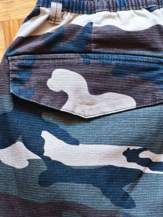 Pantalones cargo camuflaje Rebel