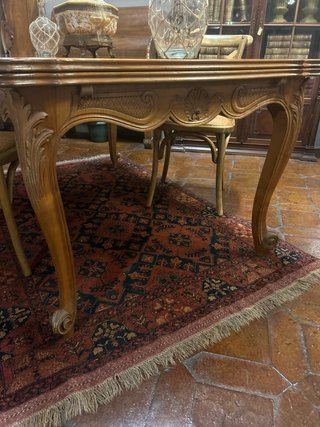 Mesa de comedor antigua