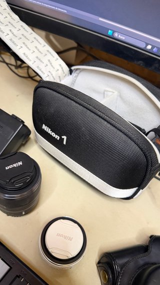 Cámara Nikon 1 J5 objetivos 10-30, 30-110 y 10 fij