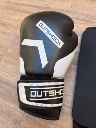 Pack Guantes y Espinilleras Kick Boxing/Boxeo