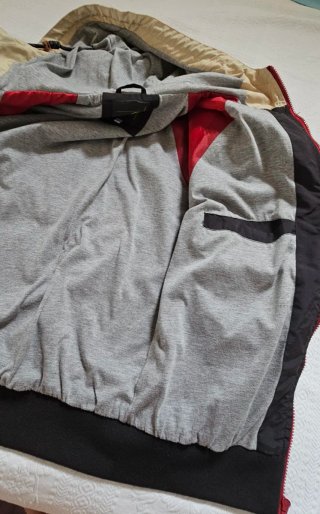 Chaqueta CHISNBAL Talla L Roja y Negra