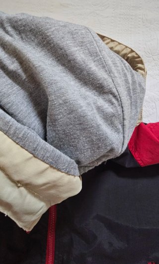 Chaqueta CHISNBAL Talla L Roja y Negra