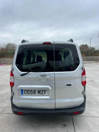 Ford E-Transit Courier 2018