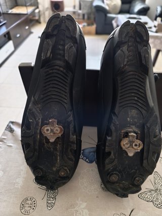 Zapatillas Ciclismo B-PRO + Calas Shimano M520