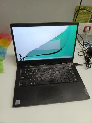 Lenovo Core i7 (2021) - Pantalla Rota