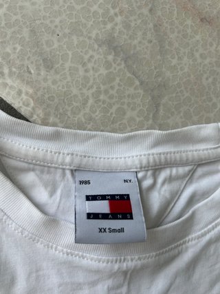 Maglia Tommy Hilfiger bianca crop top