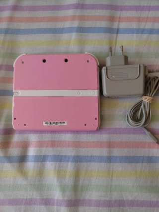 Nintendo 2DS Rosa + Cargador Sin Lápiz