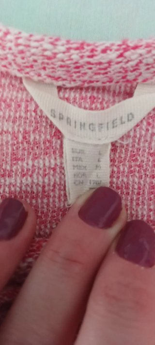 Jersey rosa y blanca con nudo