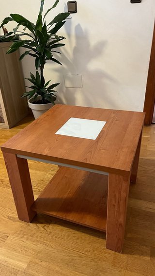 Mesa de centro de madera con cristal