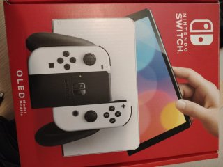 Nintendo Switch OLED Bianca + Giochi