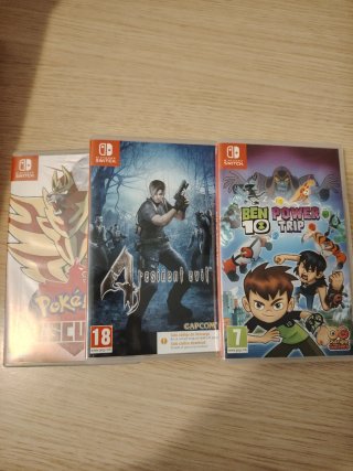 Nintendo Switch OLED Bianca + Giochi