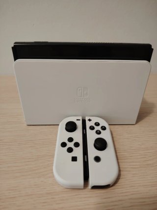 Nintendo Switch OLED Bianca + Giochi