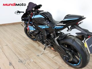 YAMAHA YZF R1