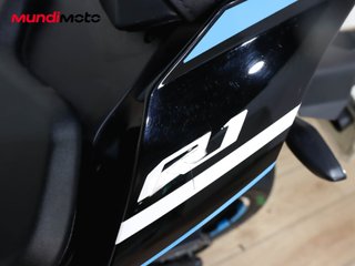 YAMAHA YZF R1