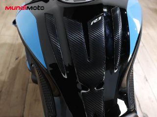 YAMAHA YZF R1