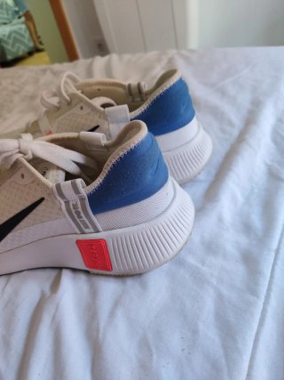 Zapatillas Nike Blancas y Azules