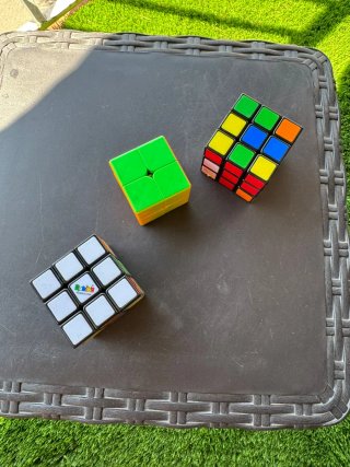 3 Cubos de Rubiks