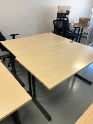 Tavoli da ufficio in legno e metallo + sedia, quasi in regalo