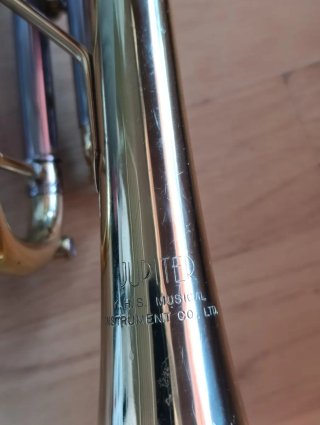 Trompeta Júpiter STR-800