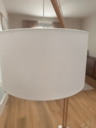 Lámpara de pie moderna madera y tela