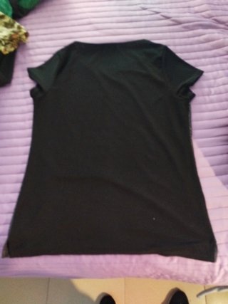 Camiseta mujer negra puntilla flores