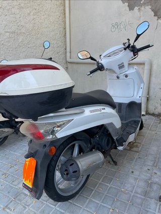 Kymco People 50 2T Scooter Blanca