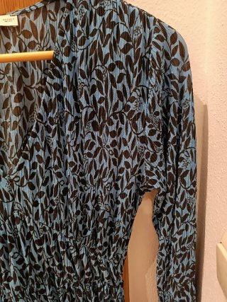 Vestido Mango floral azul y negro T.S