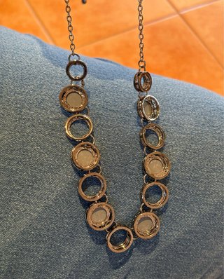 Collar plateado
