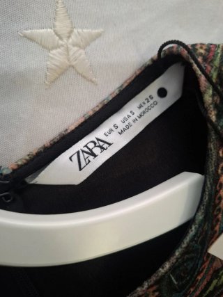 Vestido Zara estampado paisley manga larga