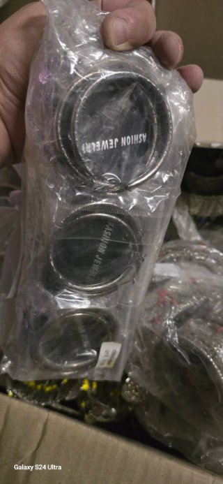 Lote de pulseras brazaletes y pendientes aros