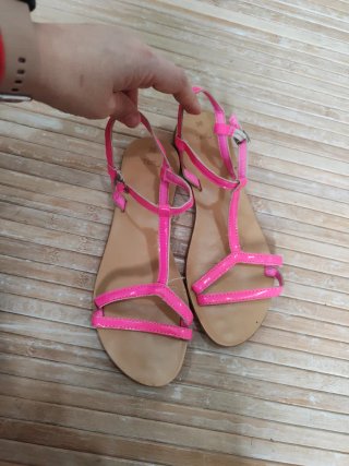 Sandalias charol rosa fucsia Talla 36